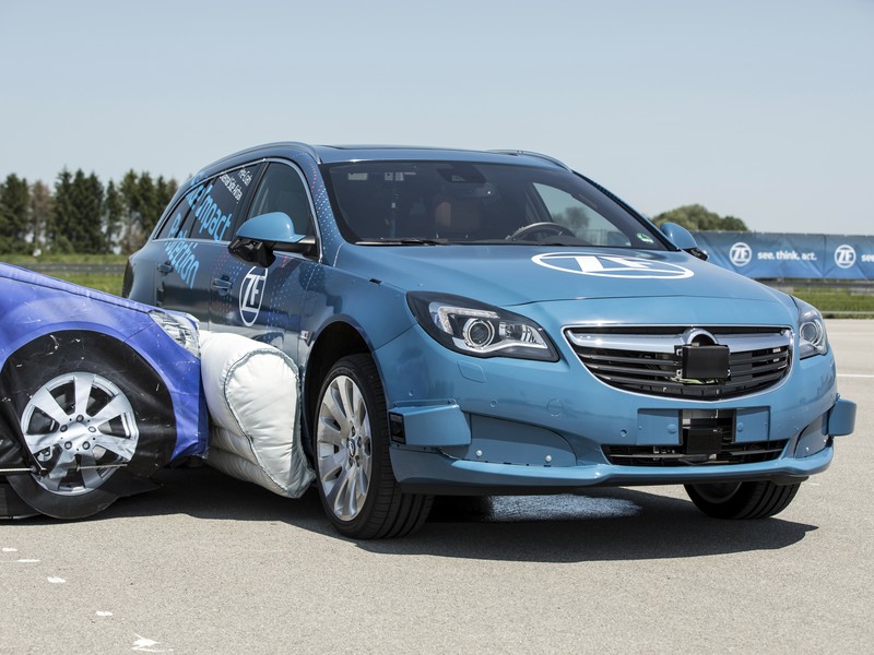 Společnost ZF představila vnější airbag
